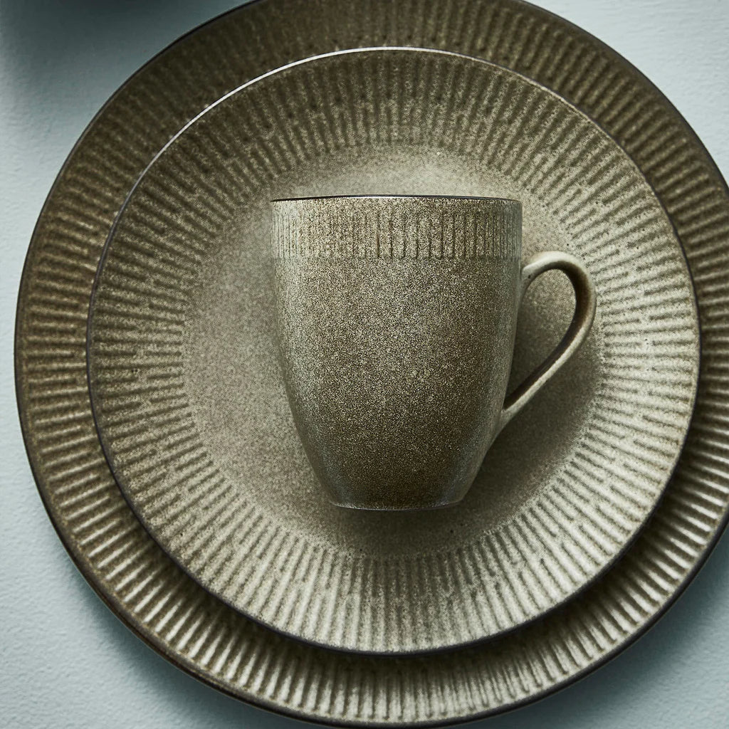 Relief Becher 30 cl Steingut grau